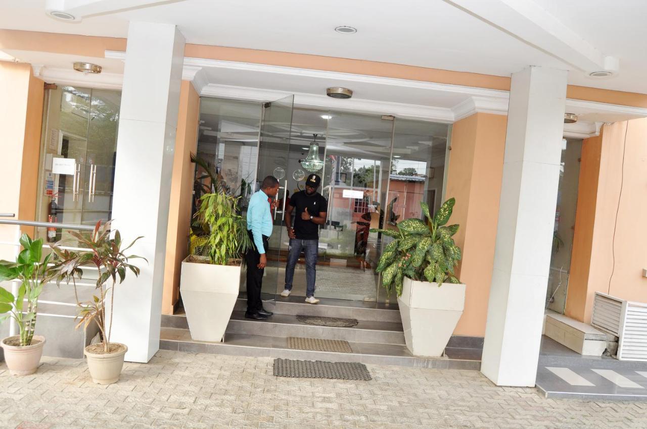 Primal Hotel Isaac John Gra Ikeja Exterior photo