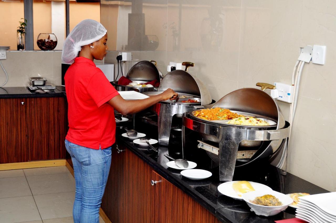Primal Hotel Isaac John Gra Ikeja Exterior photo